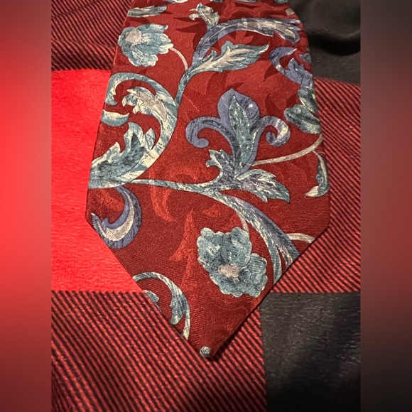 Vintage Oscar de la Renta Couture Collection Patterned Tie 100% Silk. EUC - Picture 2 of 7